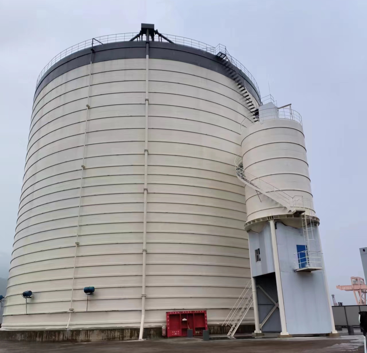 泰山10万吨水泥钢板库